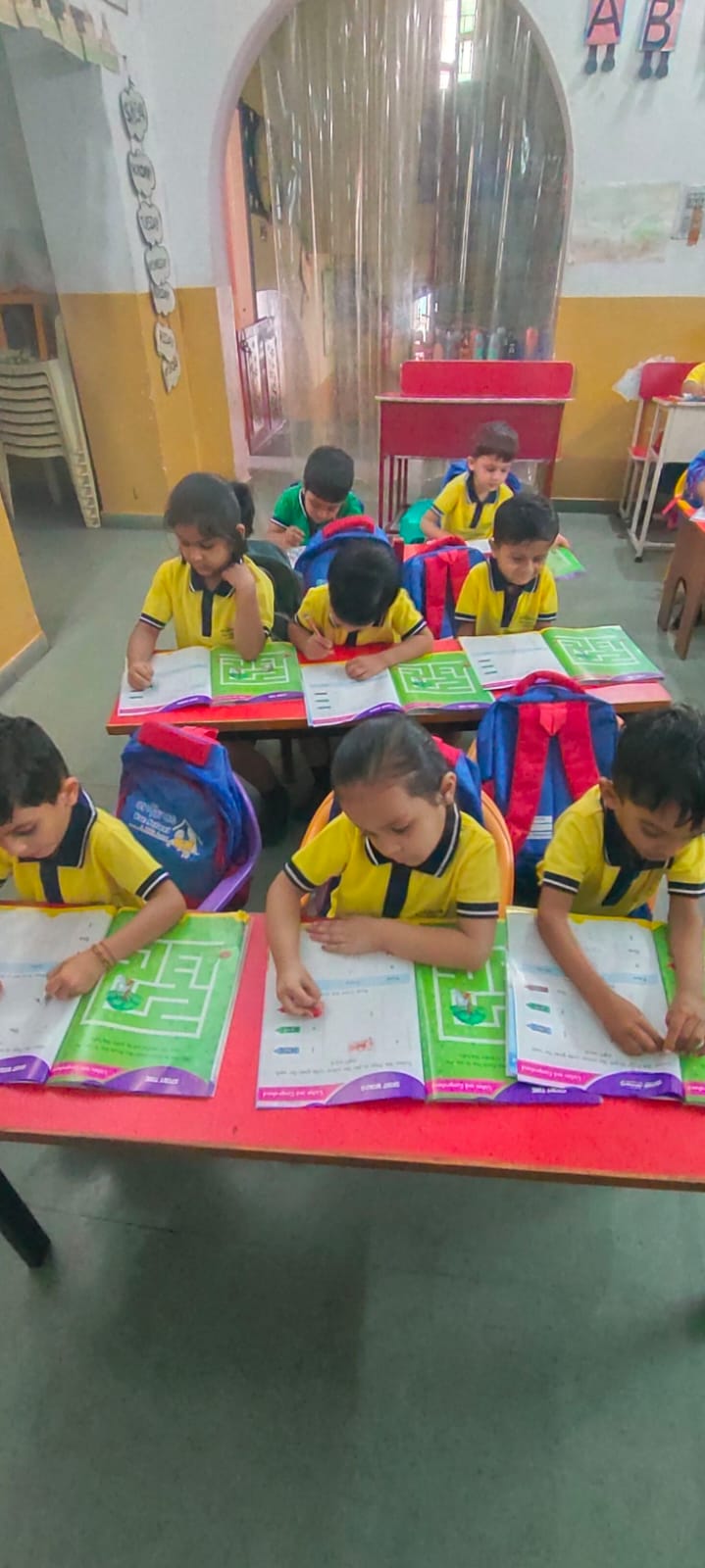 Jr. KG Program at Enfance Preschool Ahmedabad - Junior KG (LKG)